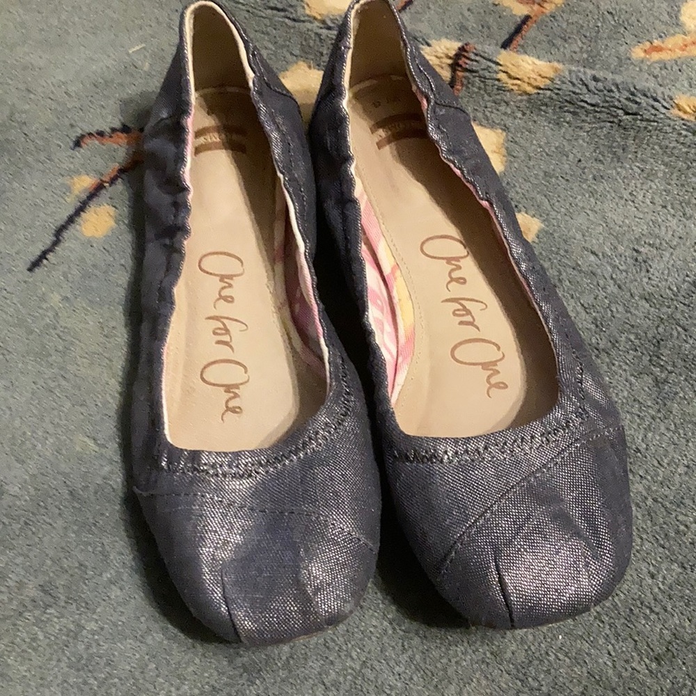 Toms shiny slip on shoes in size 8